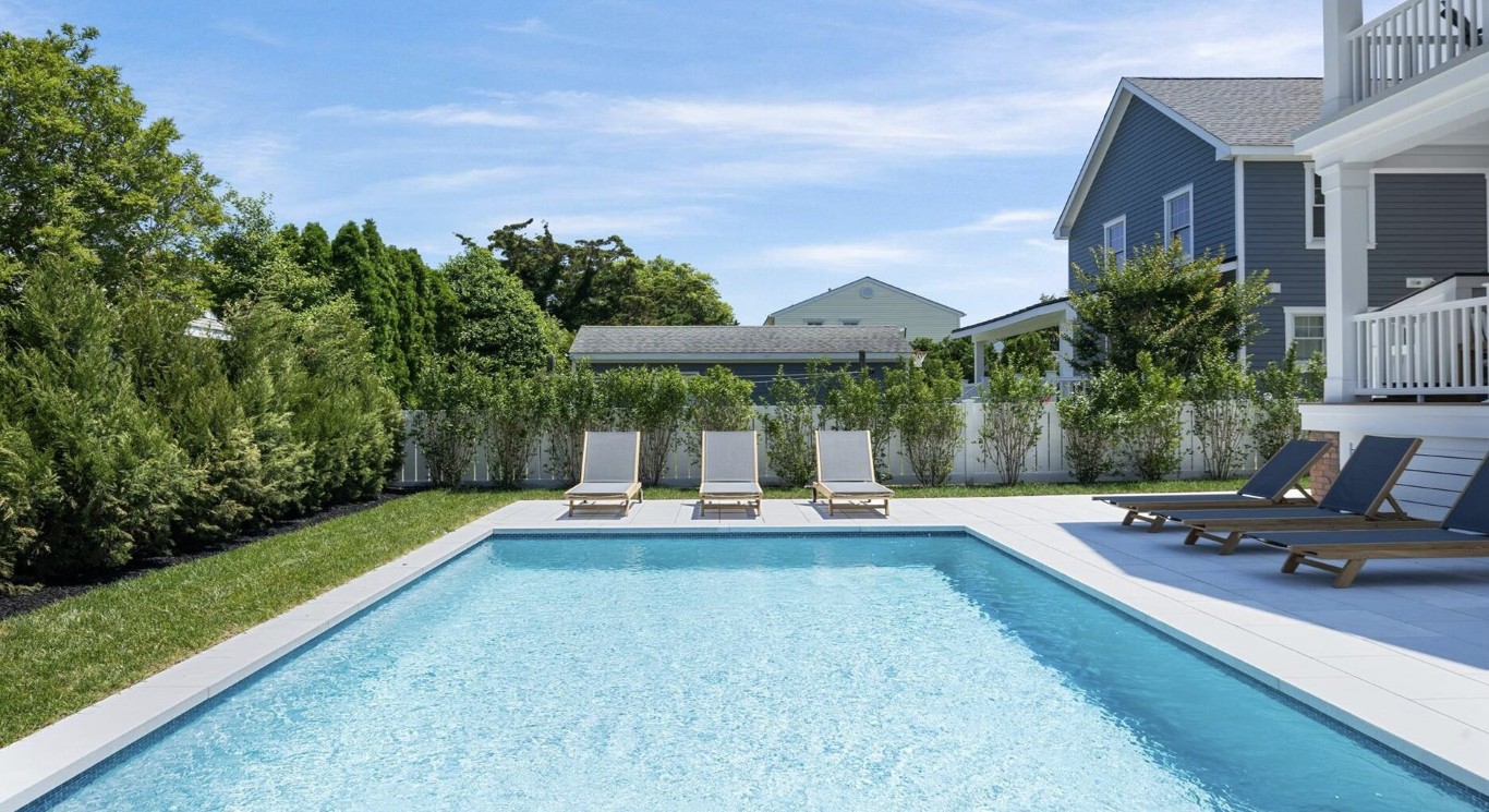 Weekly and one-time pool cleaning services in Daly City, CA